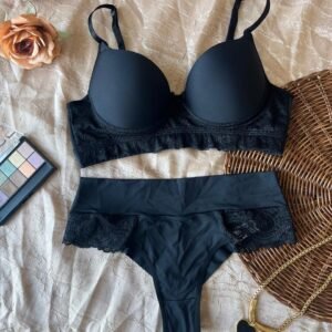 Conforto e elegância no dia a dia! 💖✨ Com o Conjunto 0021, você tem renda antialérgica, sustentação segura e calcinha fio duplo com detalhes delicados. Sinta-se incrível sempre! 👙💕 #AntonellaModaÍntima