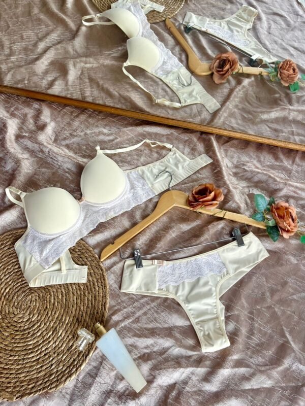 Um conjunto perfeito para quem ama romantismo e conforto! 💕✨ Esse modelo foi pensado para oferecer elegância e praticidade ao mesmo tempo. A calcinha fio duplo, com costuras rebatidas, garante um ajuste impecável ao corpo, sem marcar sob a roupa. Os detalhes em renda dão um toque delicado e sofisticado, tornando essa peça ainda mais especial. O sutiã com base ampla e maior cobertura proporciona sustentação e conforto, com renda estrategicamente aplicada para não marcar sob a roupa. Versátil e elegante, esse conjunto pode ser usado tanto no dia a dia quanto em momentos especiais. 🌟 Destaques do Conjunto: ✔ Alças ajustáveis de 10mm a 18mm, adaptando-se ao seu conforto. ✔ Forro 100% algodão para maior respirabilidade e frescor. ✔ Tecido de gramatura 200, garantindo durabilidade e ajuste perfeito. ✔ Matéria-prima importada com proteção contra fungos e bactérias. Seja para a rotina ou para ocasiões especiais, esse conjunto combina delicadeza e funcionalidade na medida certa! 💖✨ #LingerieRomântica #ConfortoEBeleza #AntonellaModaÍntima