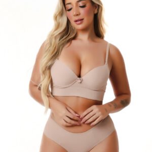 Conjunto de lingerie com suporte extra e calcinha tanga para conforto e elegância. Lingerie básica reforçada com calcinha tanga
