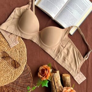 ✨ Sutiã Shapewear Reforçado – Sustentação e Conforto ✨ Com ampla cobertura e elástico de 40mm, este sutiã oferece suporte impecável para quem tem busto volumoso. Seu forro 100% algodão garante frescor, enquanto a poliamida de gramatura 200 mantém tudo firme ao corpo. Não desbota, é antibacteriano e perfeito para o dia a dia! 💖🌿