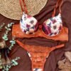💖 Conjunto de Lingerie – Sofisticação e Sensualidade ✨ Renda delicada que deixa a pele à mostra, bojo em poliamida para não marcar na roupa e fecho duplo para ajuste perfeito. A calcinha fio regulável, com fio duplo no bumbum e frente em renda, garante conforto e um toque irresistível. Ideal para um jantar romântico, combinando elegância e sedução! 🌹🔥 #LingeriePerfeita #RendaQueEncanta #NoiteEspecial #BelezaEConforto